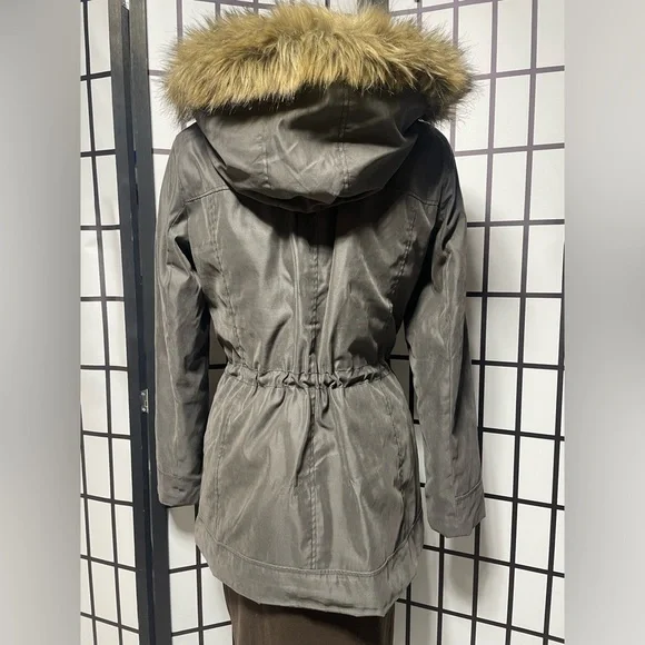 Jones New York Gray Jacket with faux fur hood size medium - Picture 7 of 10